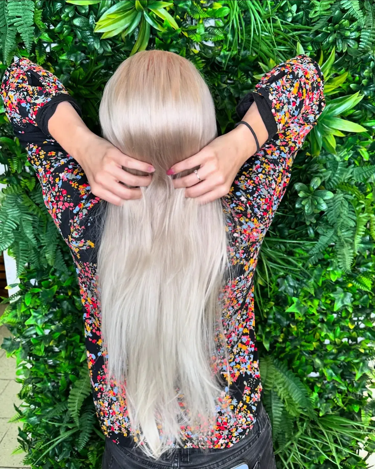 Pflegeprodukte für blondes Haar bei Chic & Chill – strahlendes, gesundes Blond.